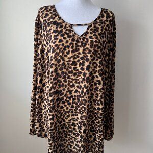 🤎TORRID  Animal Print V-Neck long Sleeved Top - Size 3 (22/24  or 3XL)
